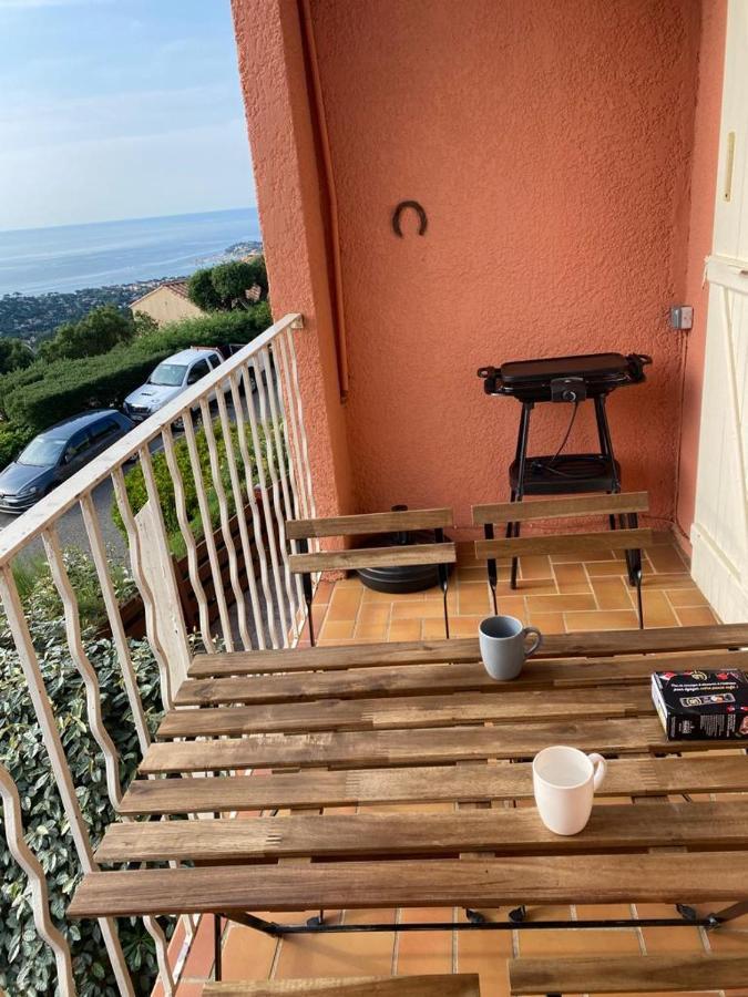 Location Vacance Vue Mer 4 A 6 Personnes Cavalaire-sur-Mer Buitenkant foto